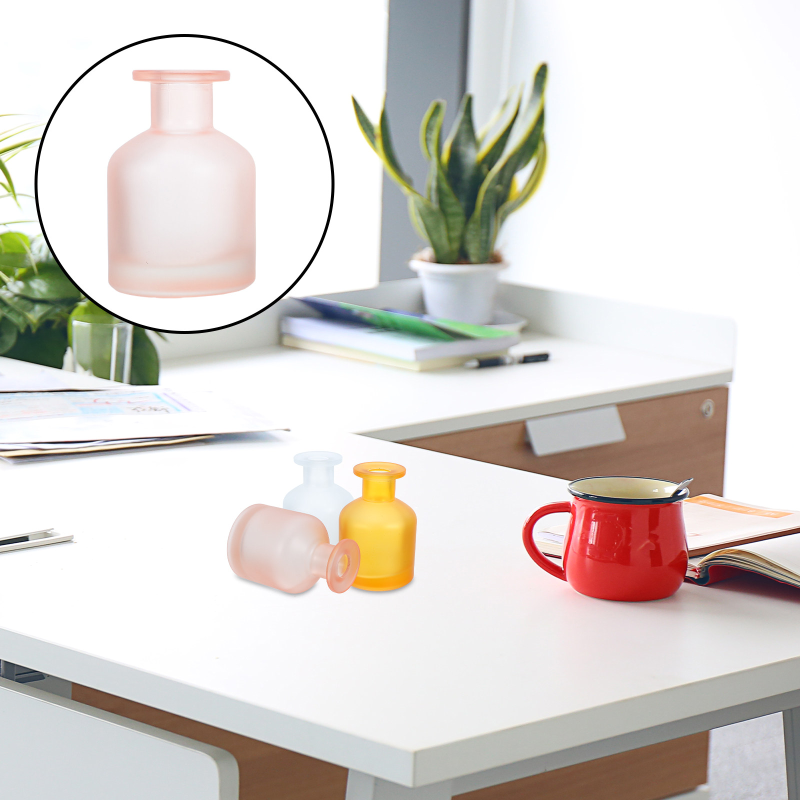 Home Fragrance Usa - 3個入りのガラス製アロマディフューザーボトル。詰め替え可能なエッセンシャルオイル容器で、ご自宅、オフィス、車のダッシュボードなどに香りを添えるのに最適です。